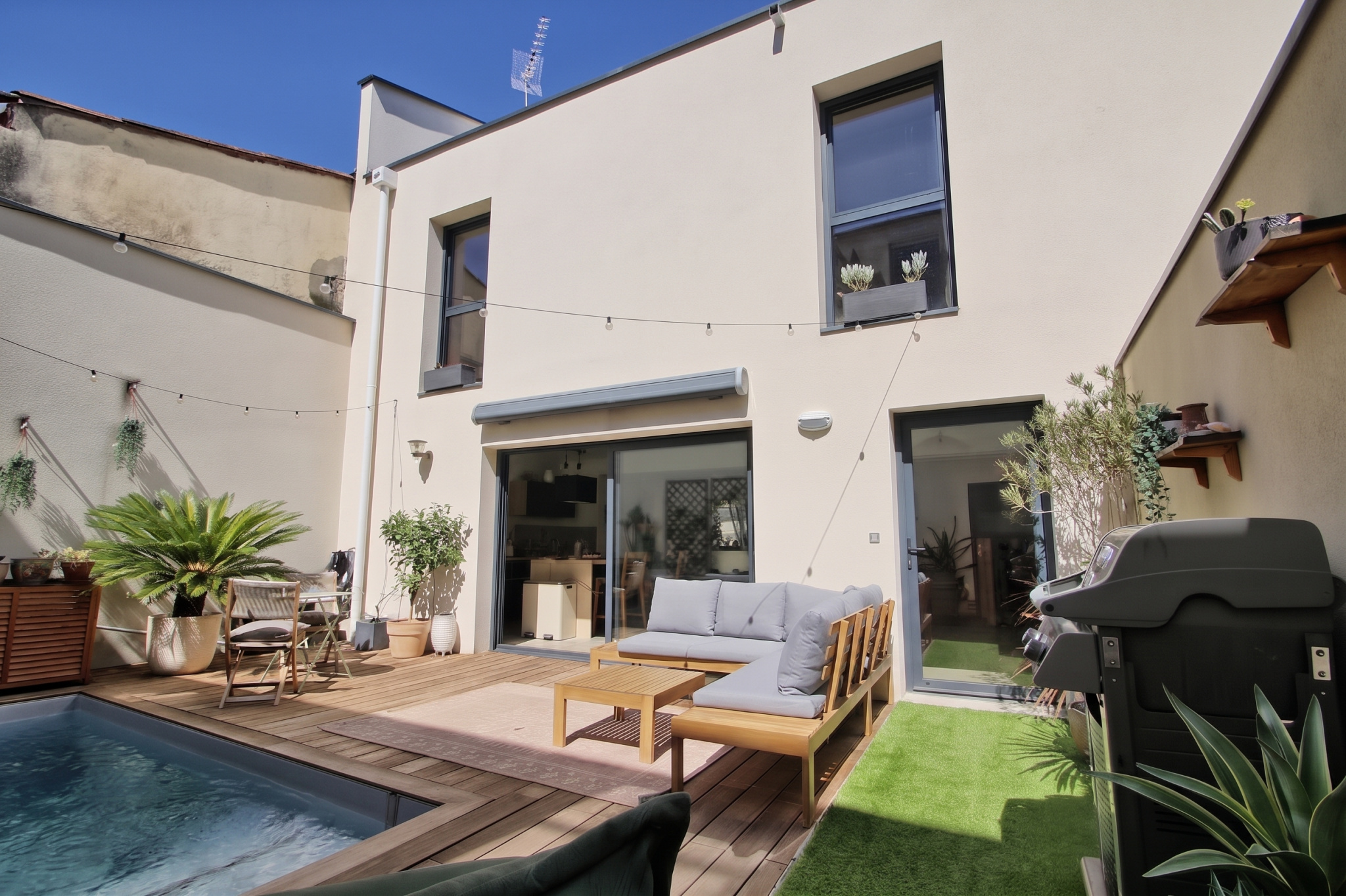 Bordeaux Bacalan maison de type F4bis de 114m2 avec jardin, piscine, garage et cellier proche tramway